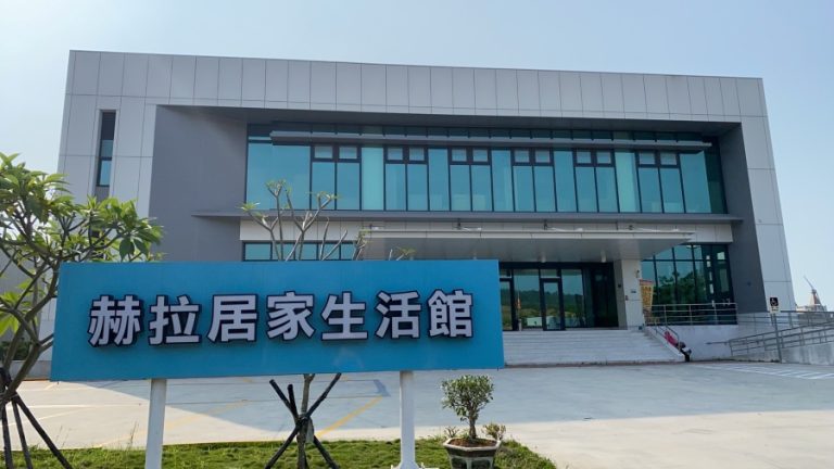 嘉義直營床墊門市寬敞明亮試躺空間與全系列護脊獨立筒床墊展示
